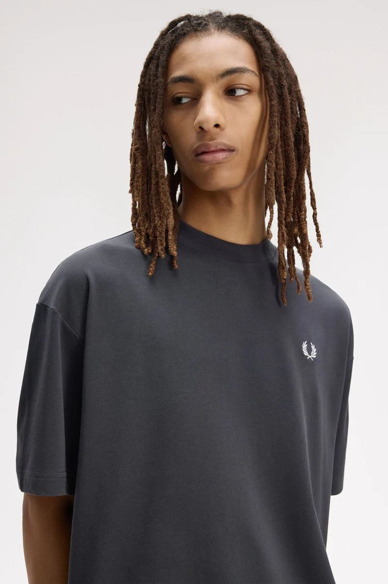 BACK PRINT LAUREL WREATH T-SHIRT